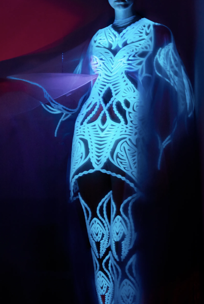 Bioluminescent Art and the Rise of "Living" Fashion - Lambda Biologics Bioluminescent Art and the Rise of "Living" Fashion